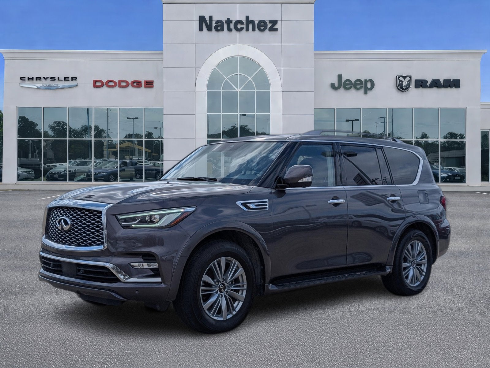2024 INFINITI QX80 LUXE