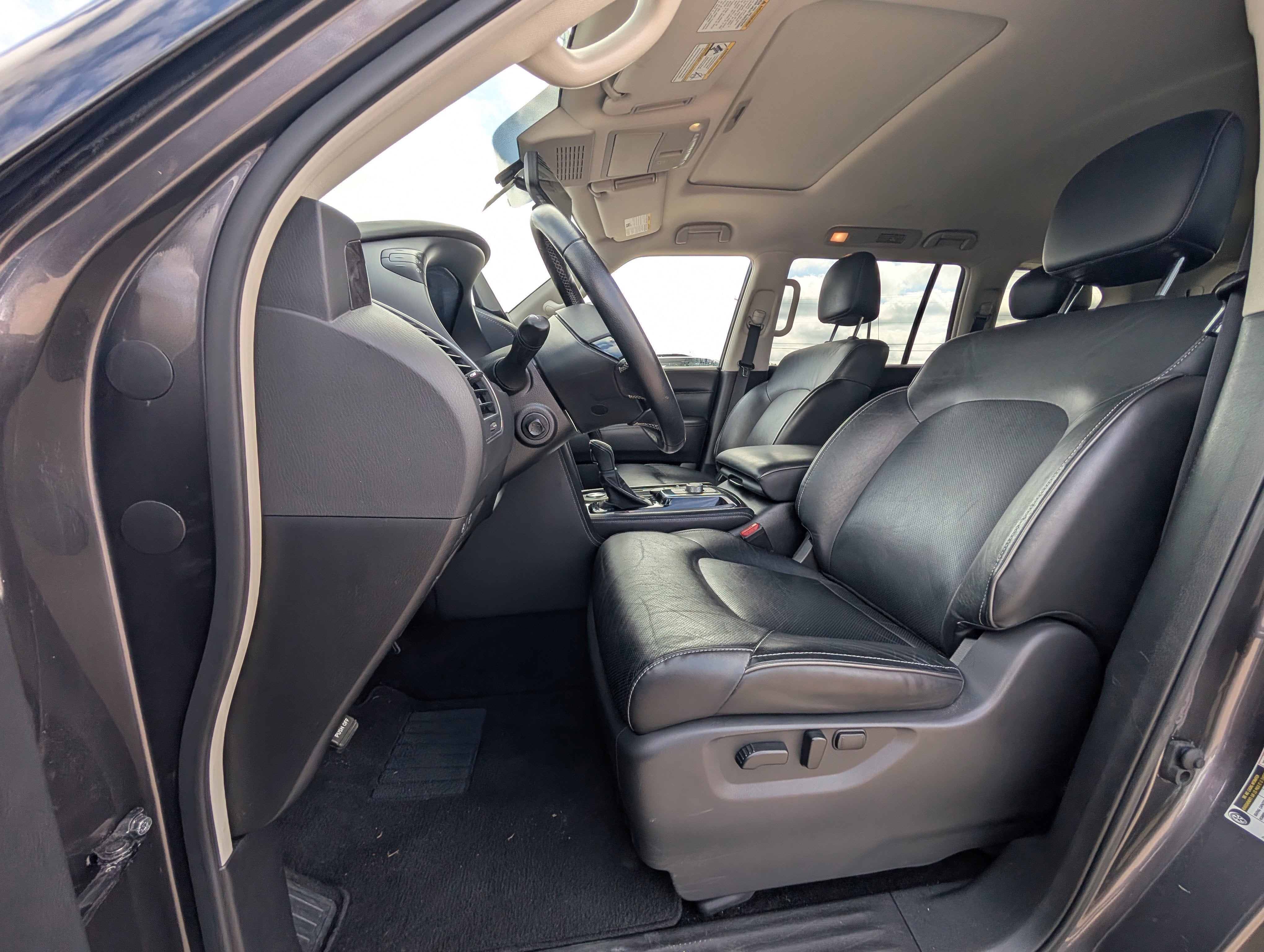 2024 INFINITI QX80 LUXE