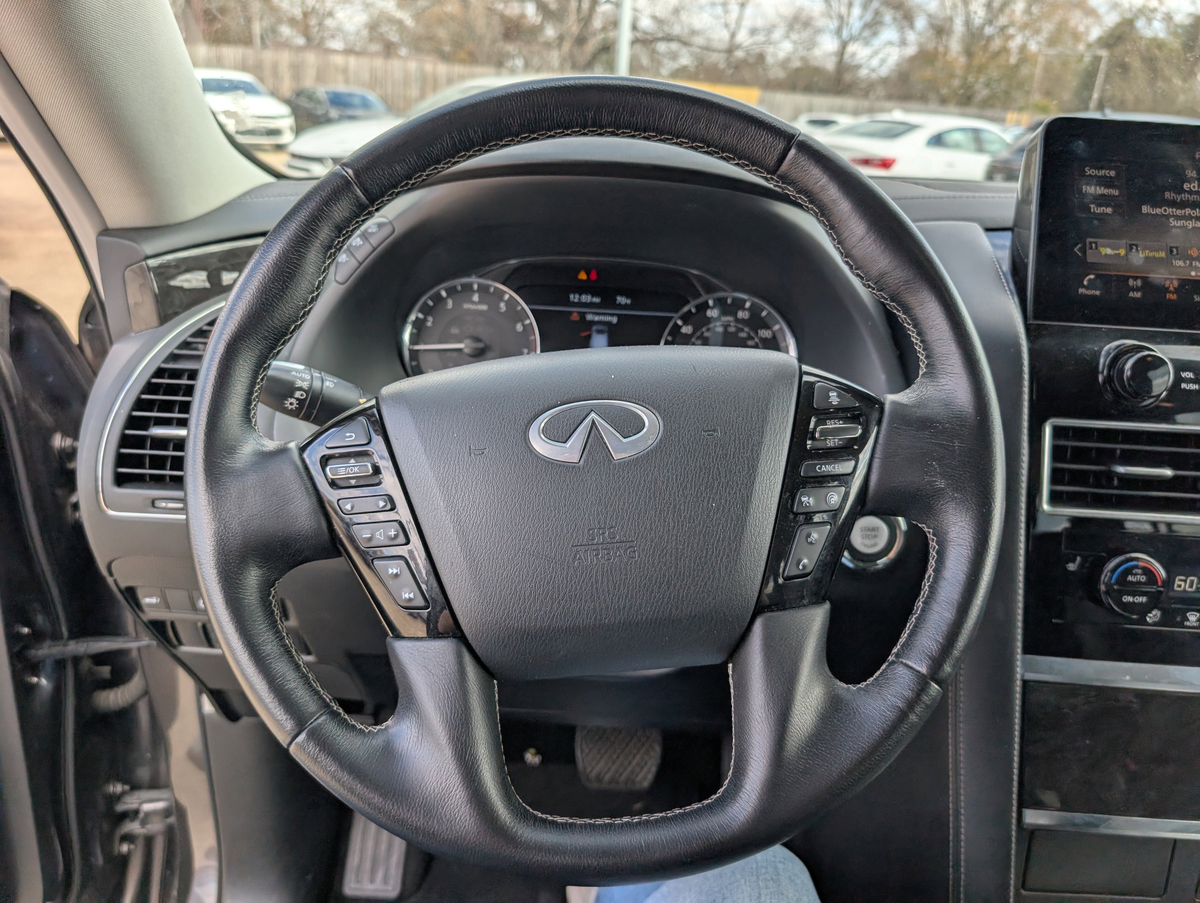 2024 INFINITI QX80 LUXE