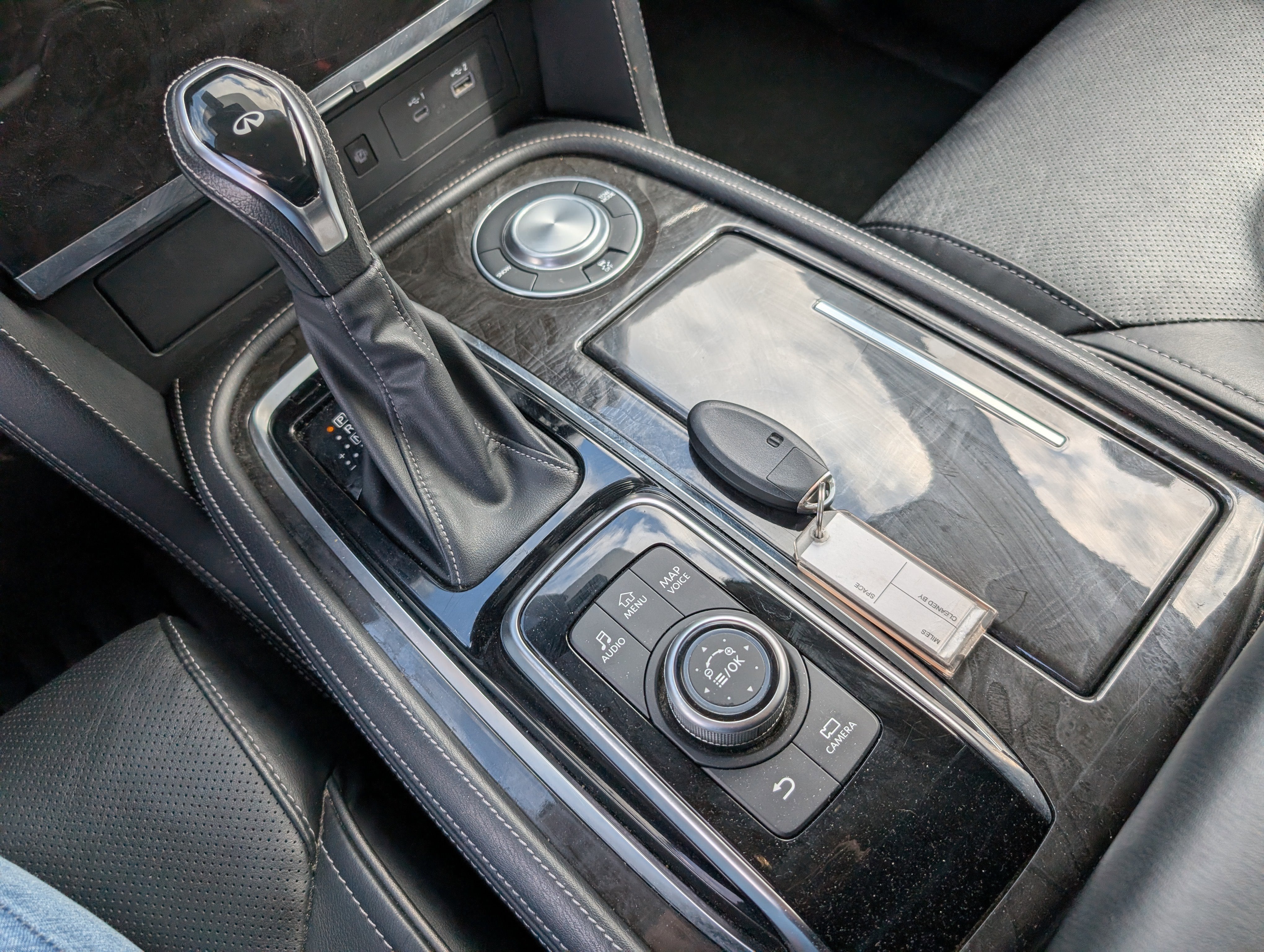 2024 INFINITI QX80 LUXE