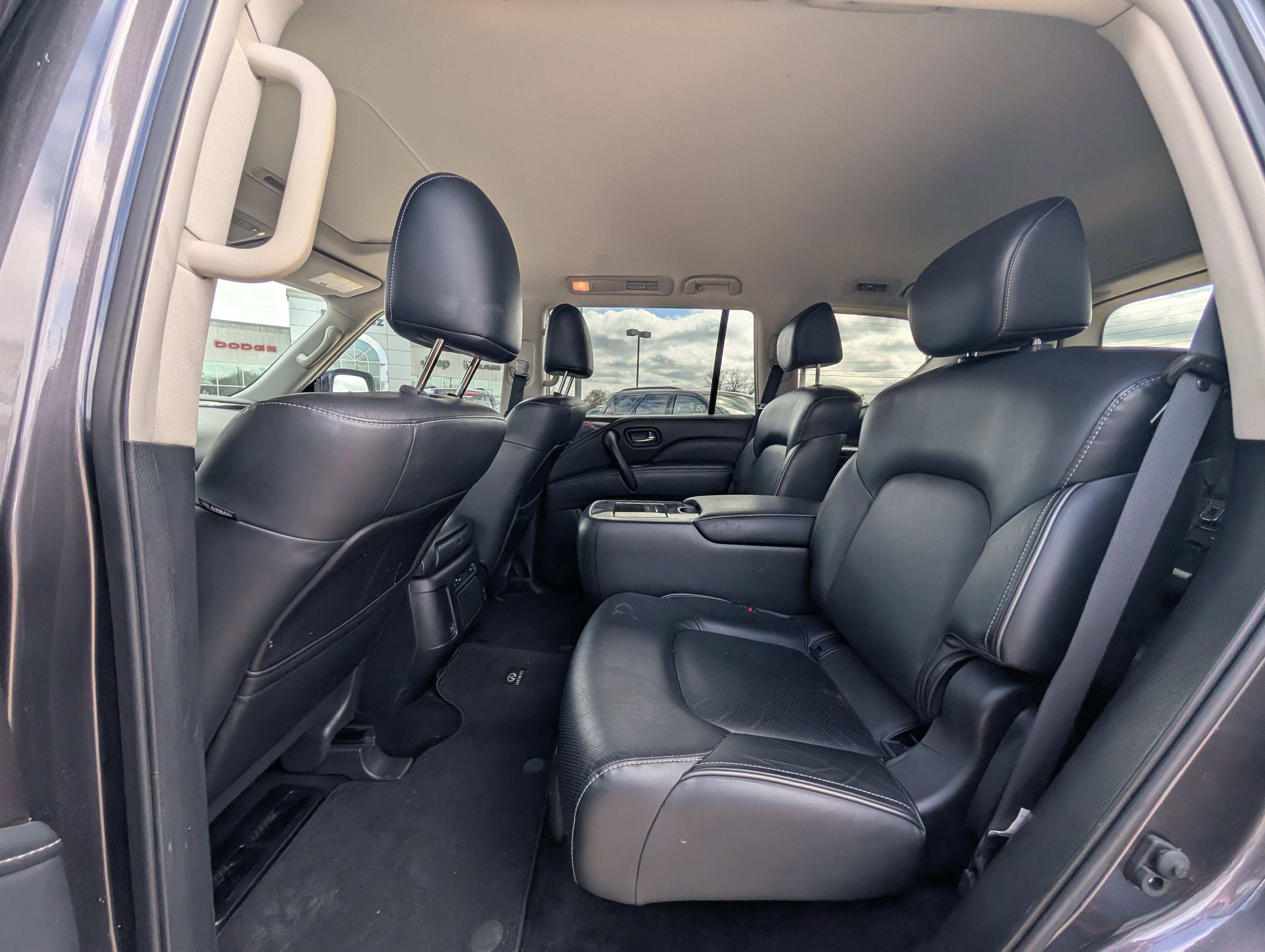 2024 INFINITI QX80 LUXE