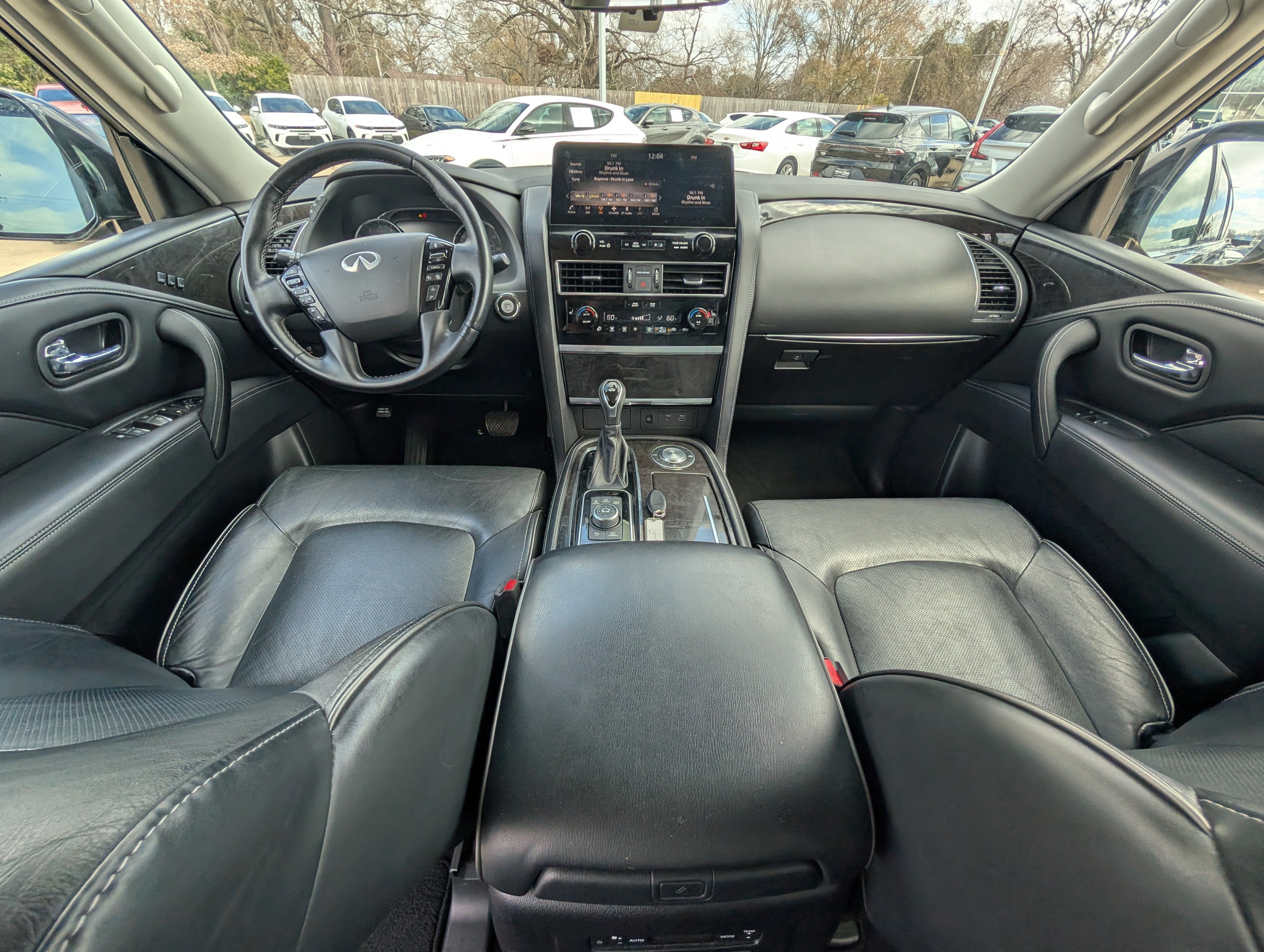 2024 INFINITI QX80 LUXE