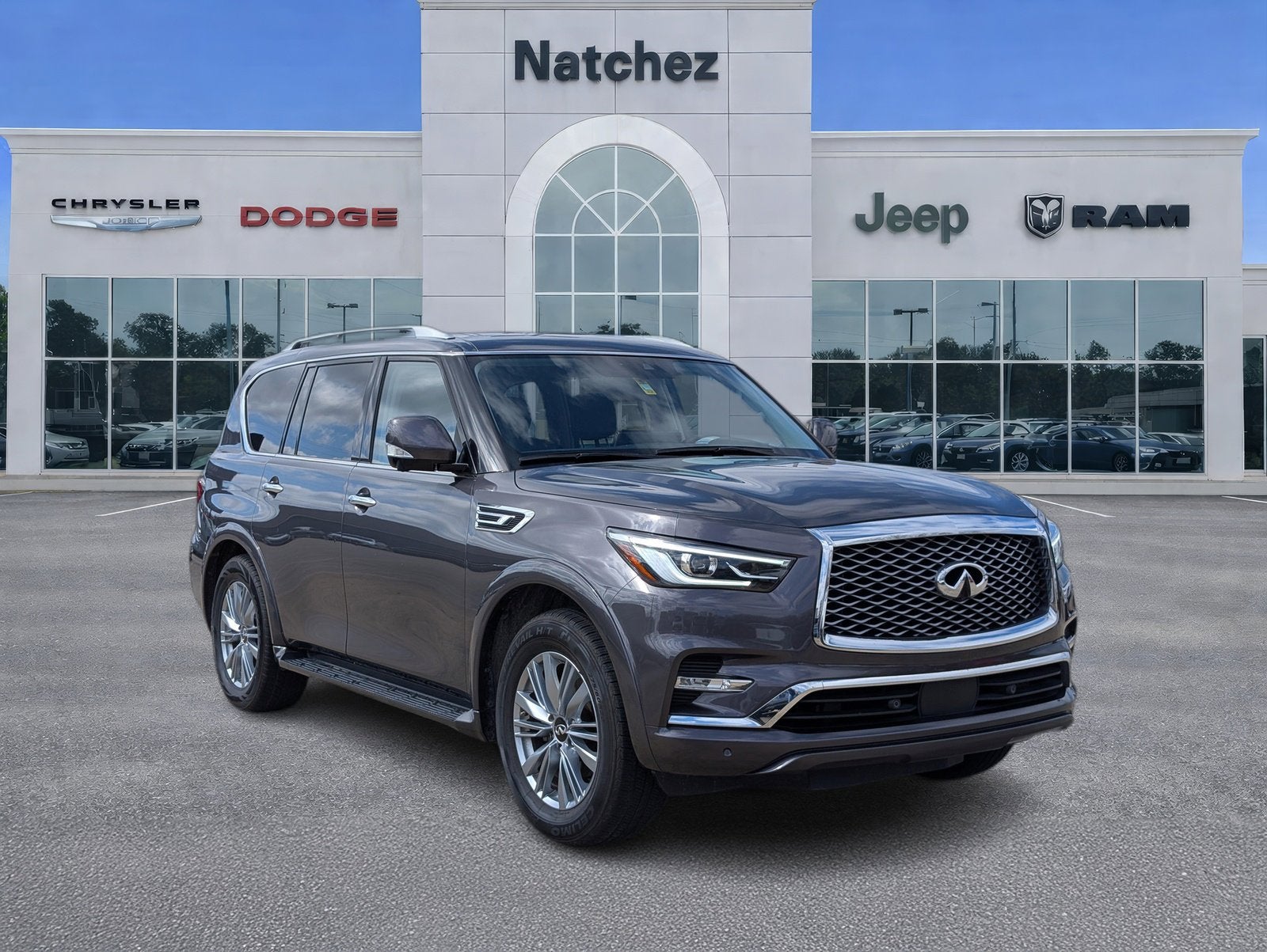 2024 INFINITI QX80 LUXE