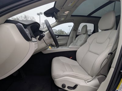 2023 Volvo XC60 B5 Plus Dark Theme