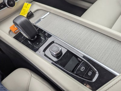 2023 Volvo XC60 B5 Plus Dark Theme