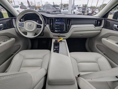 2023 Volvo XC60 B5 Plus Dark Theme