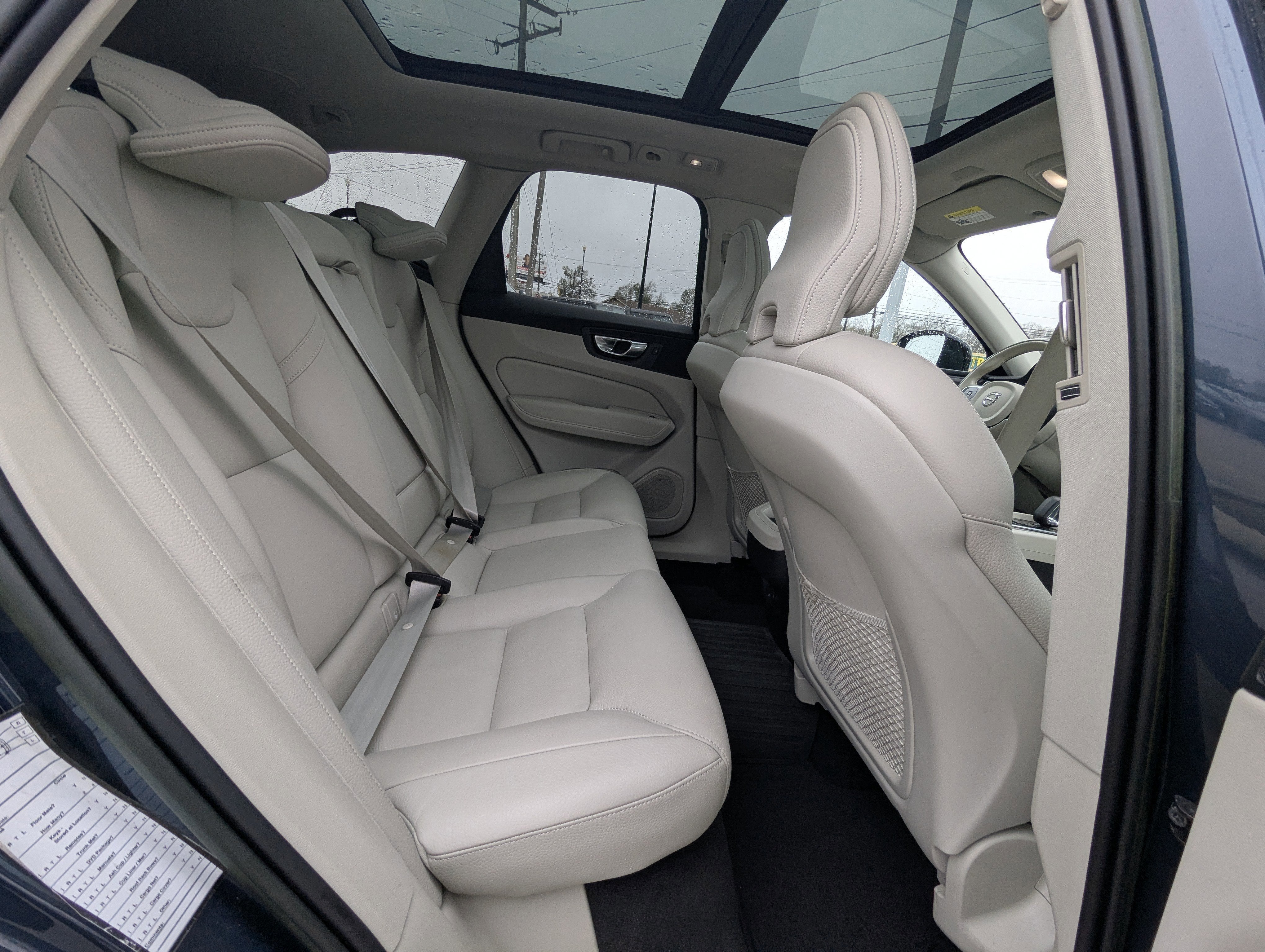 2023 Volvo XC60 B5 Plus Dark Theme